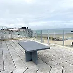 Penthouse In With Sea Views Appartement