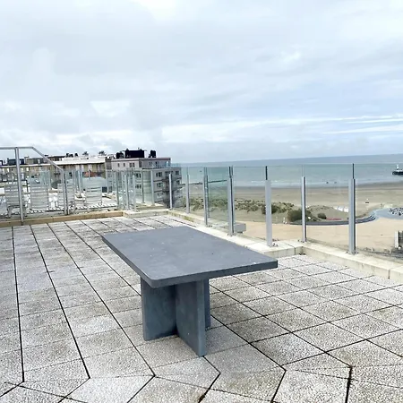 Penthouse In With Sea Views דירה